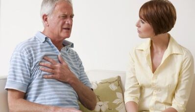 Mild pain in the chest area indicates grade 2 osteochondrosis of the chest