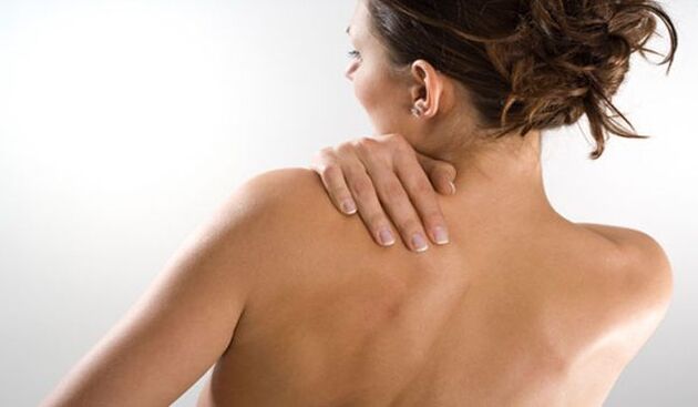 The woman is worried about pain under the left shoulder blade from behind